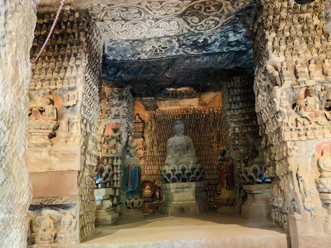 石泓寺石窟是陕北四大石窟之一,石窟依山而建,而这次参观的佛洞窟年代