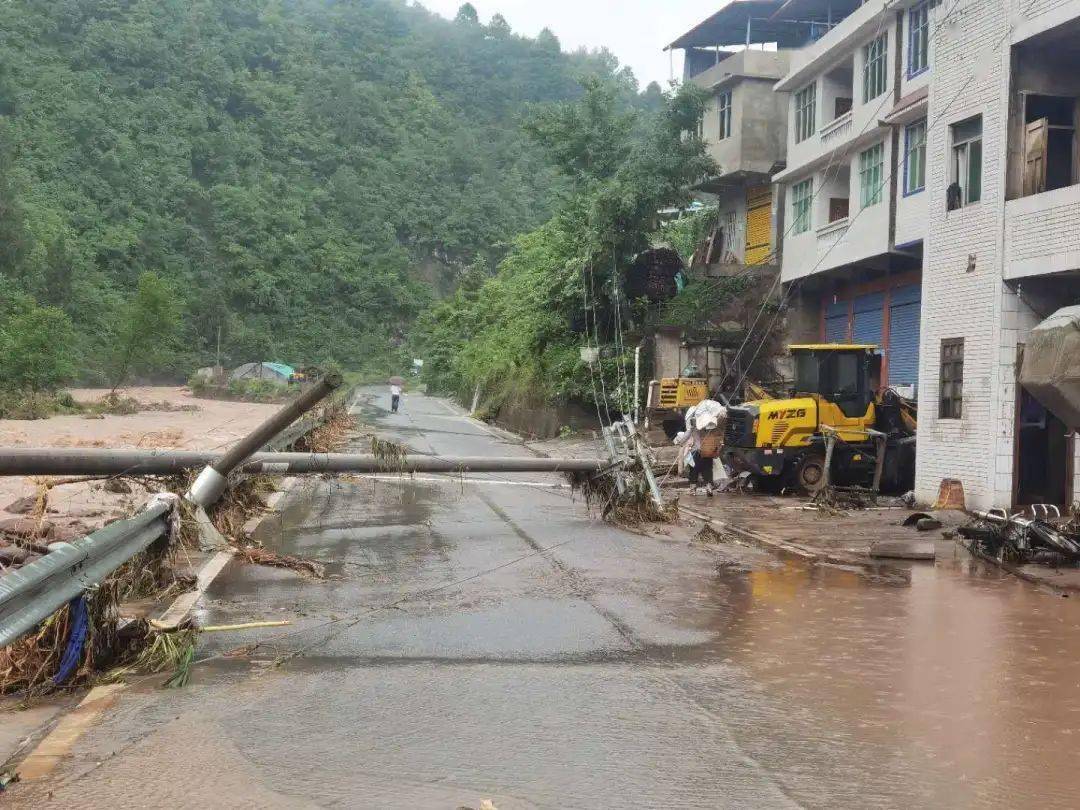 通江遭暴雨侵袭,多个乡镇受灾!这些道路暂无法通行