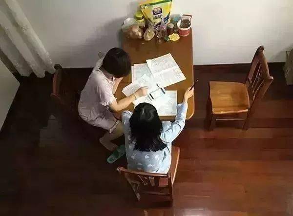 女儿|吃饭都要跑，读书真苦，父母不易……衡水高三女生电话痛哭：一年没回家