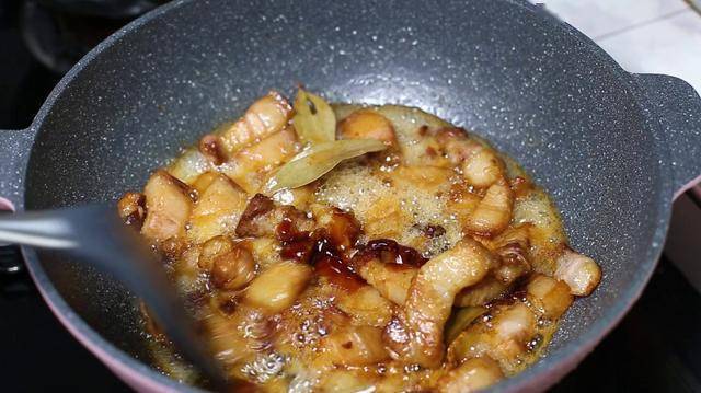 红烧肉的家常做法第一大厨 1c8715bf1a024912bc77c220961c814f.jpeg