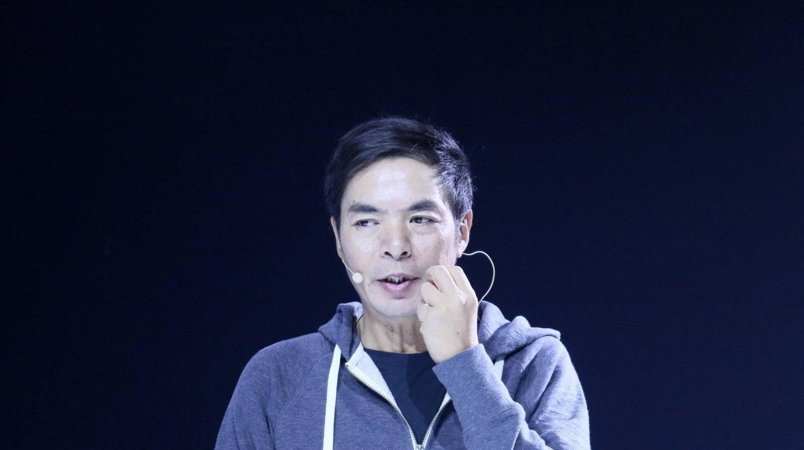 微信“拍一拍”：熟人和与陌生人社交的最大公