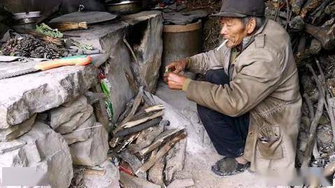 老年人口中臭_重庆老年人口数据图(2)