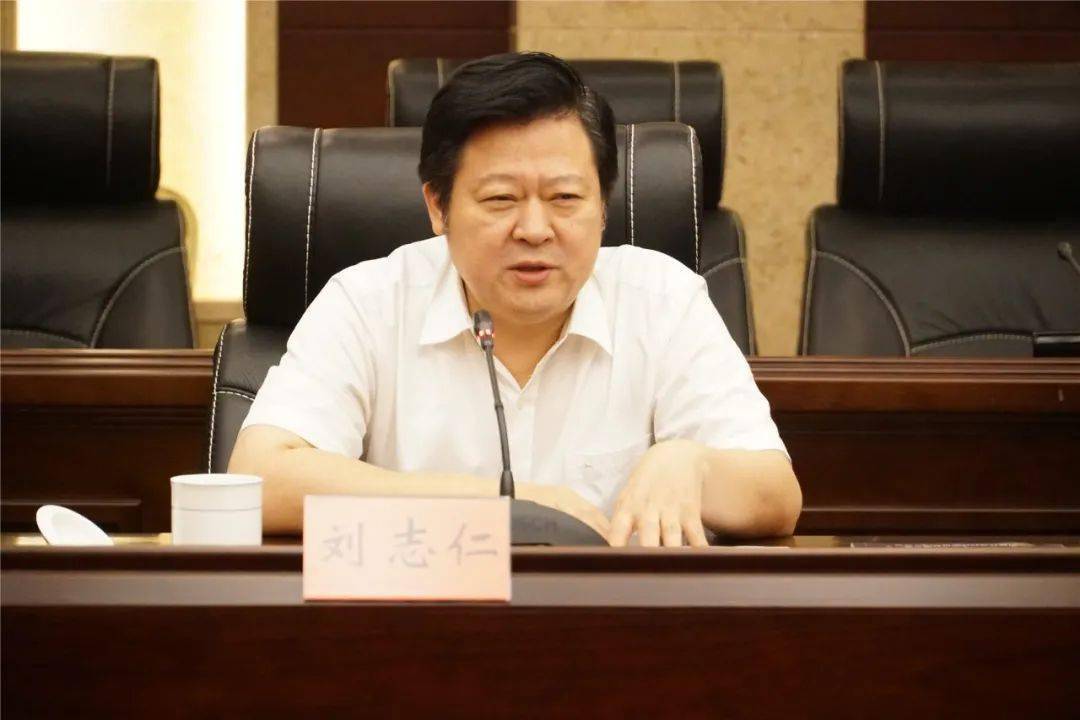 市长刘志仁与湖南万绿集团董事长杜志勇,侨银环保科技有限公司执行