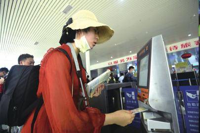 旅客|告别纸质车票 旅客“一证通行”