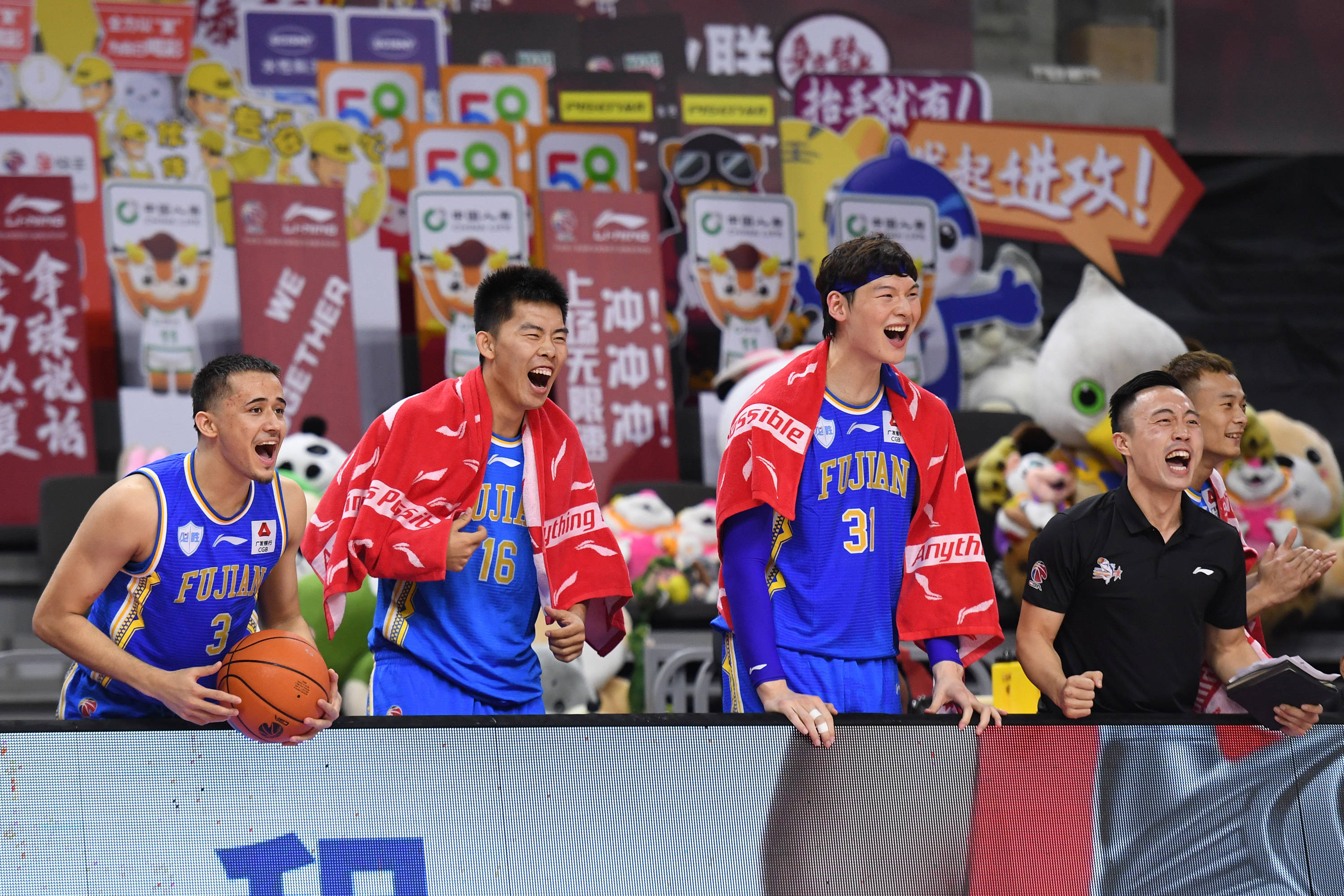 新华社|篮球——CBA复赛第一阶段：福建豹发力胜北京控股