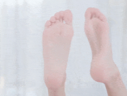 纤纤玉足,走到哪里都是焦点!