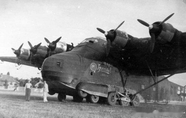 1944年,在匈牙利森特什(szentes,一架德军me323巨人运输机.