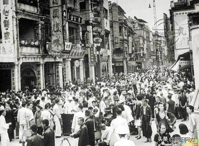 1945年8月15日,二战中的日本无条件投降,8月30日英国军队收复香港,本