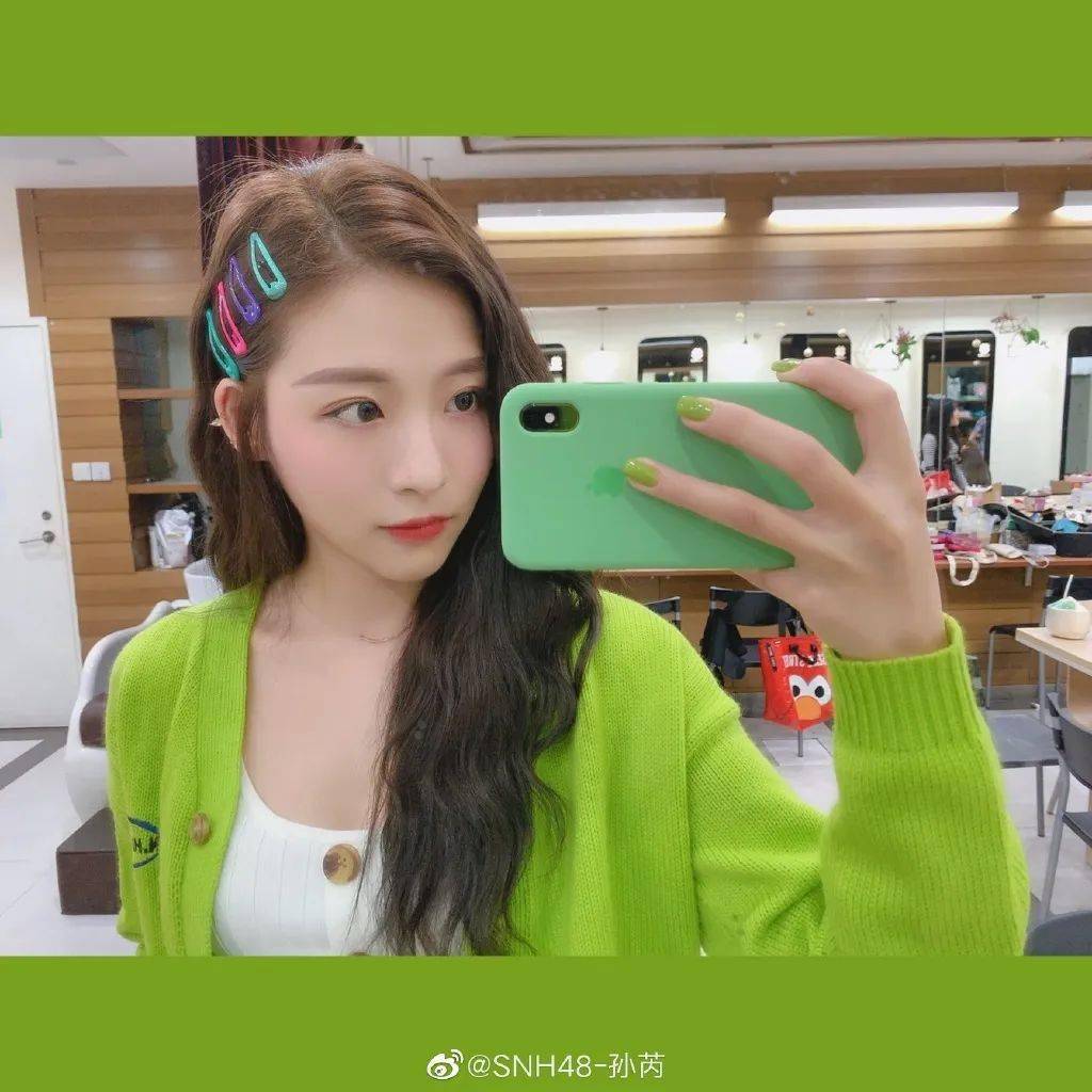 指尖上的夏天，你有一份夏日美甲指南待查收！