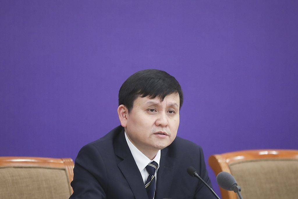 散发性|张文宏：散发性病例不可避免，聚集时要注意戴口罩