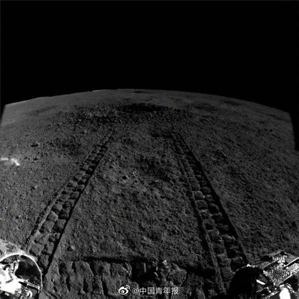 玉兔背面惊现广寒宫 cde795ffaadf46e28809716d3c94607b.jpeg