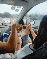 爆笑gif趣图:前面的妹子是在积攒能量,等最后一个妹子