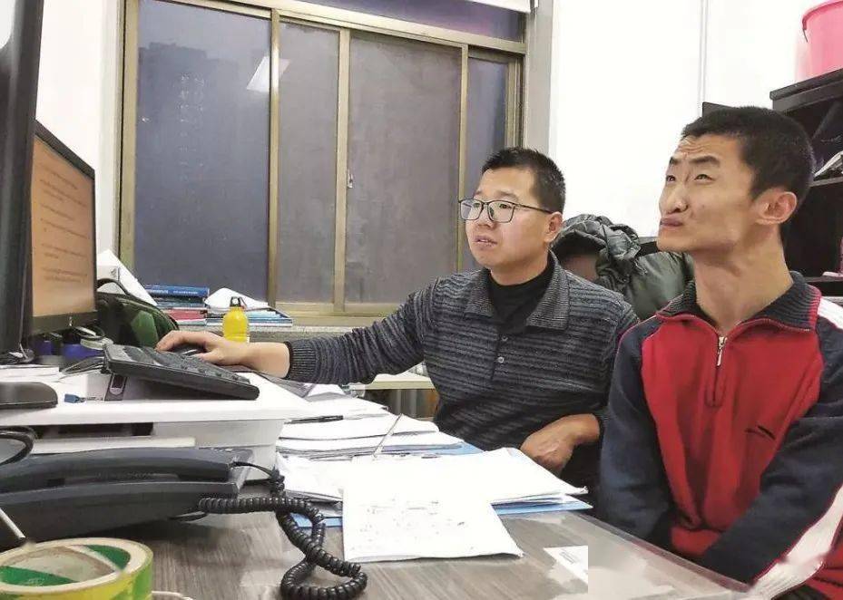 脑瘫|成为“荣誉研究生”了不起！脑瘫小伙大学旁听9年考上博士