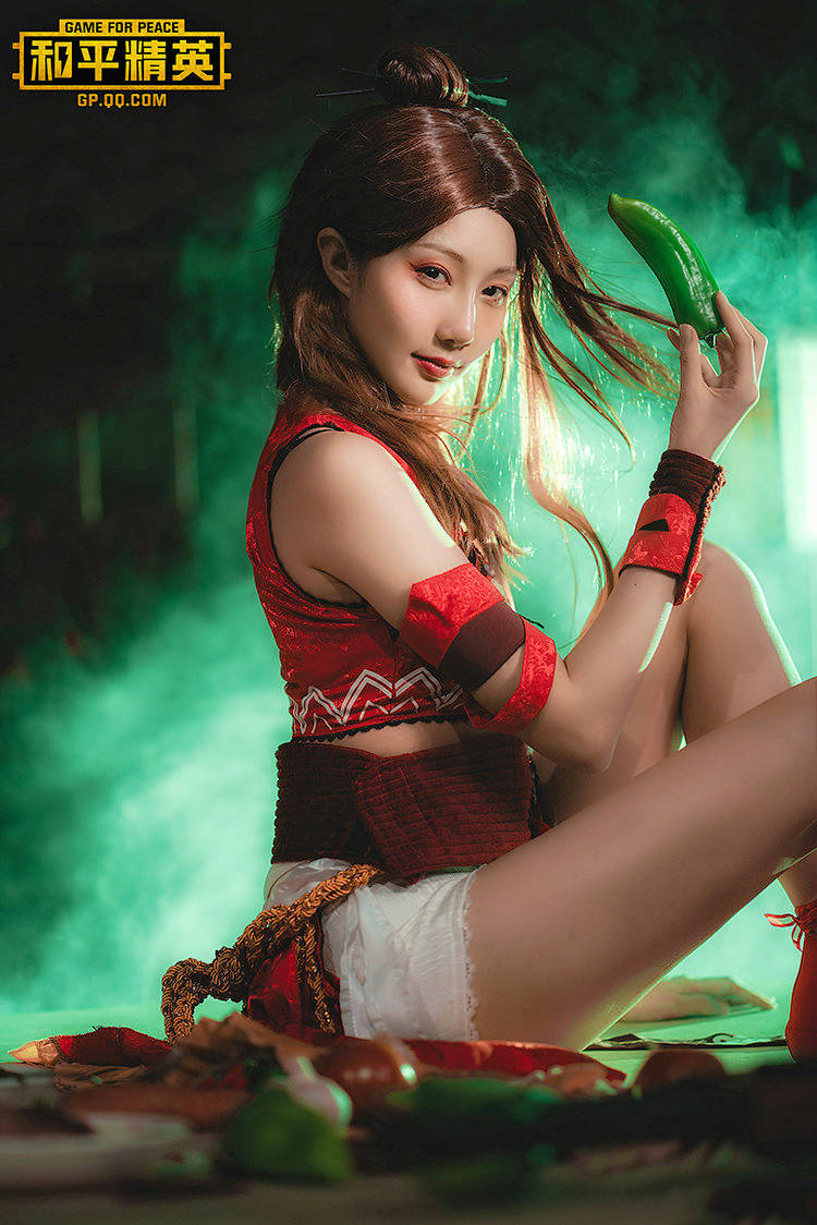 用刀划开女孩子所有的衣服游戏，用刀划来美女衣服