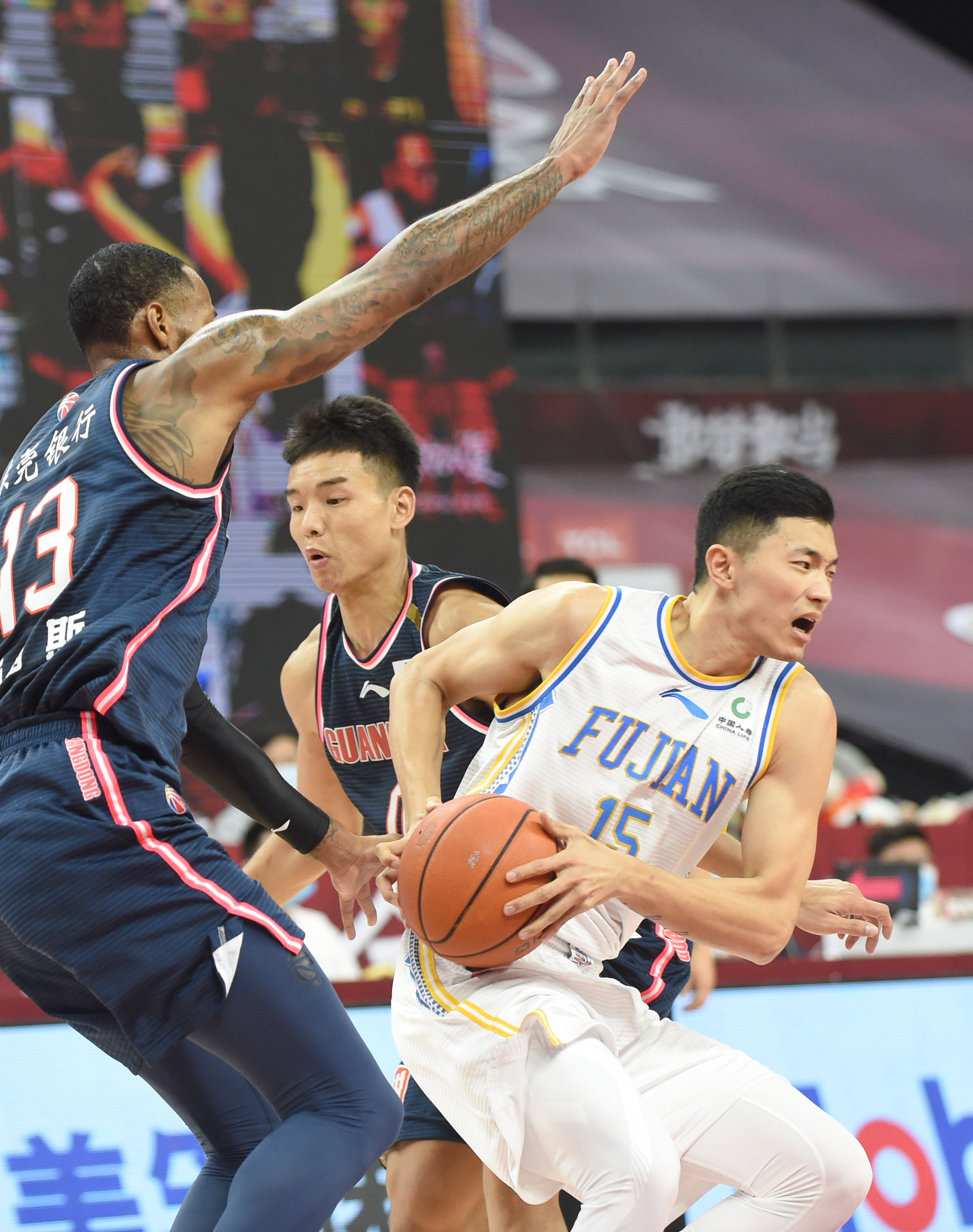 篮球—cba复赛第一阶段:广东东莞银行对阵福建豹发力