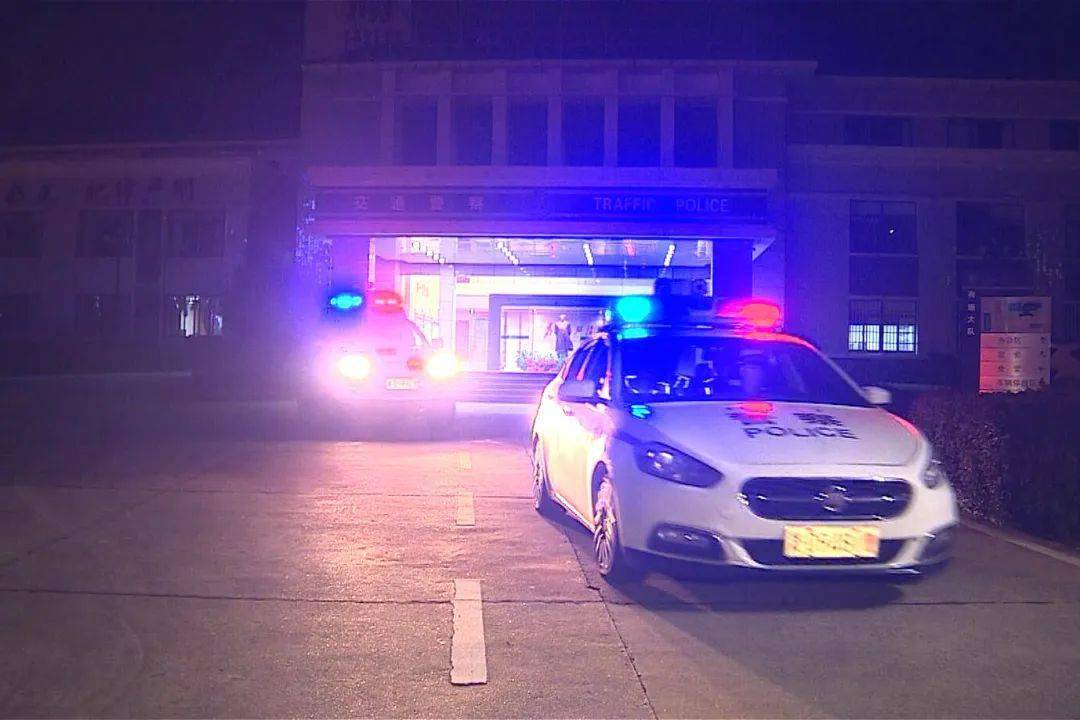 揪心!1岁女童吃奶片被卡,株洲高速交警火速送