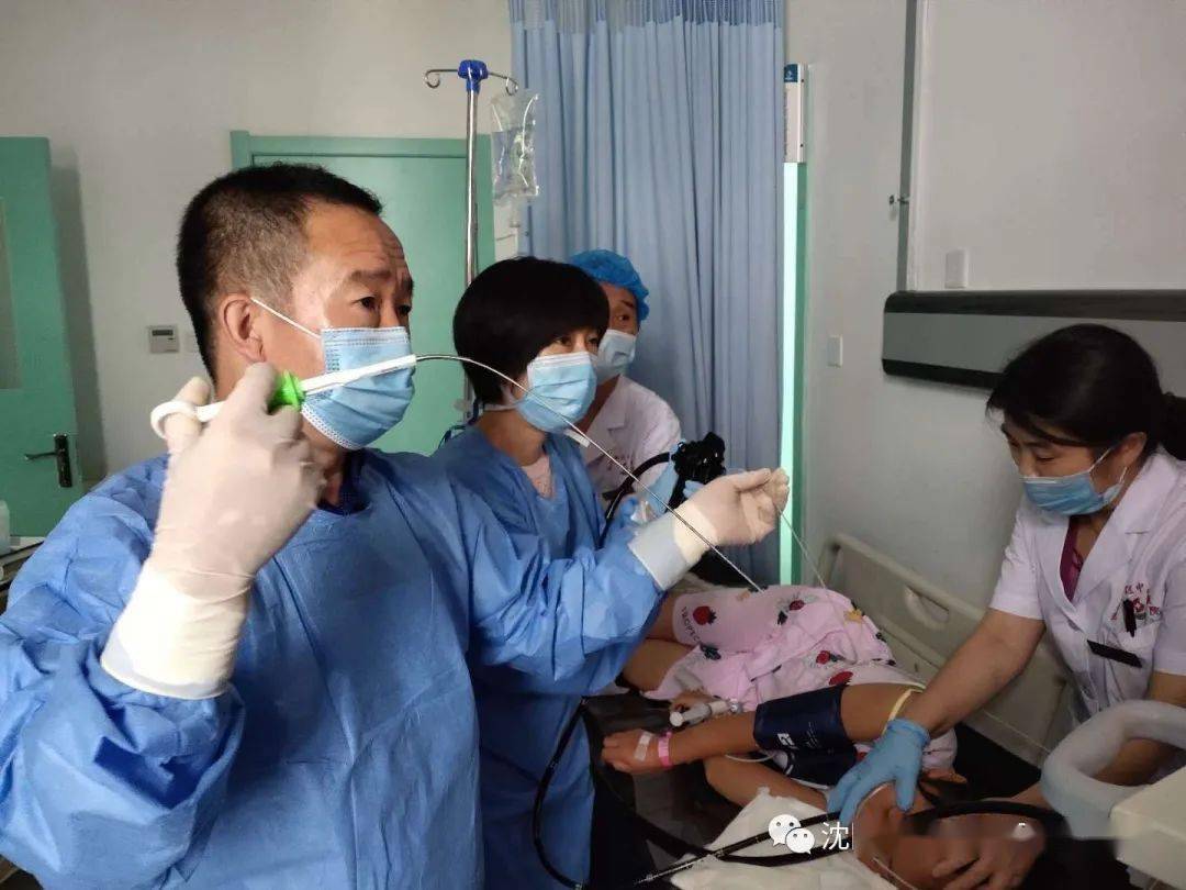 十岁女童误吞一元硬币 医生妙手镜下取异物_搜狐网