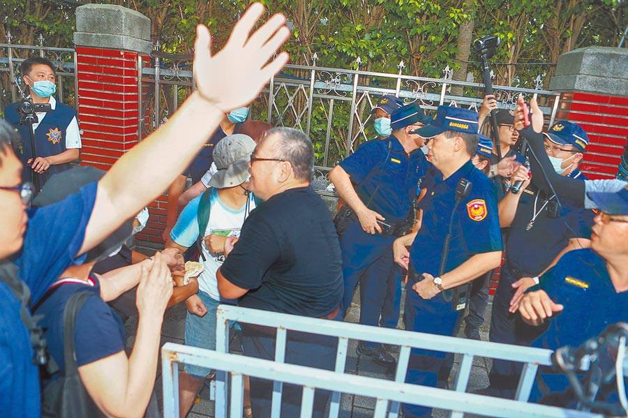 国民党宣称要占领“立法院”3天3夜,19小时后被