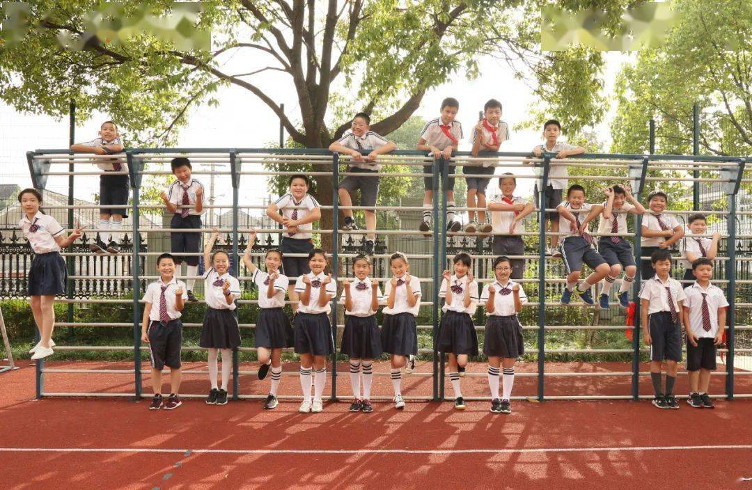 又到毕业季,金山学子们的创意毕业照纪念册来啦!_小学