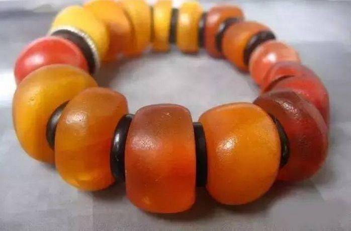 一眼就能识别老蜜蜡！记住这几大特征_搜狐网