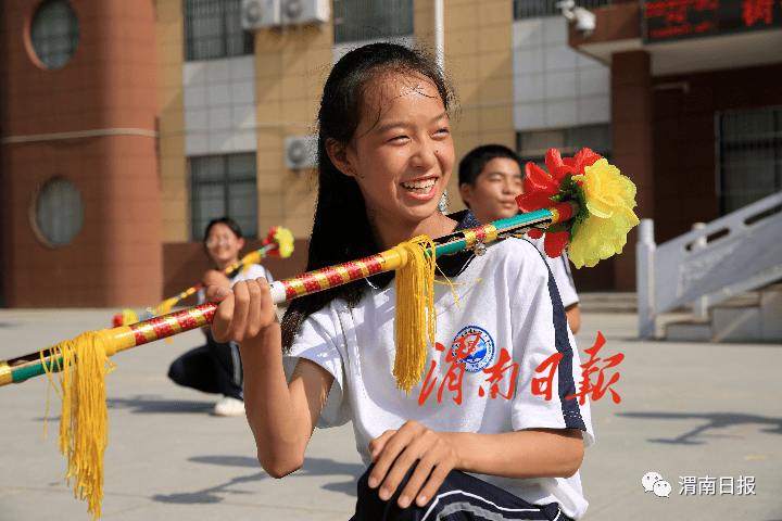 动感花棍操一起舞起来