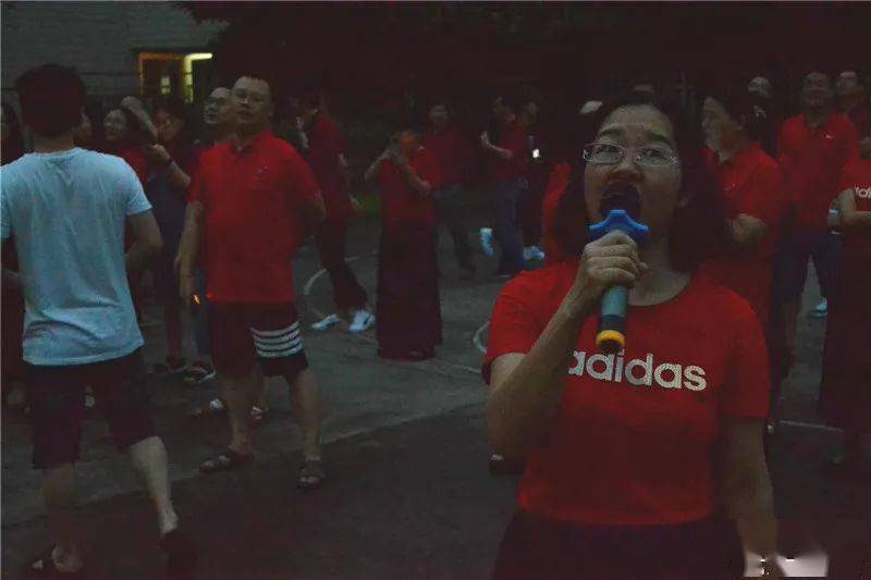 高三|永远难忘…海宁3所学校晚上出现震撼一幕…