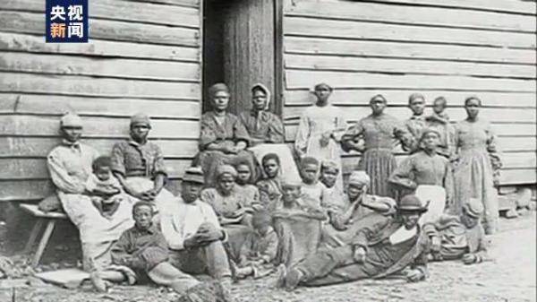 作家美非裔作家：解决种族歧视需从转变认识开始