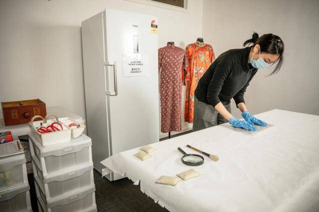 澳华|冷柜里存藏品？澳华博物馆就是这么做的 存的还是古董纺织品