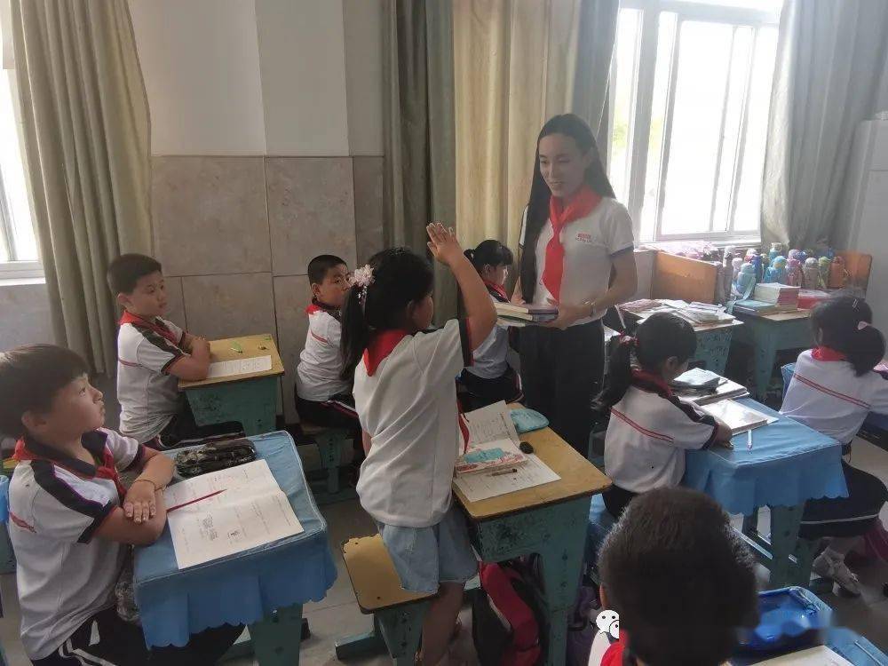 【未成年人思想道德建设】岚山区实验小学与巨峰镇中心小学开展"