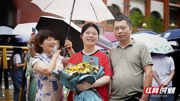 组图|组图丨向日奔跑，一举夺魁