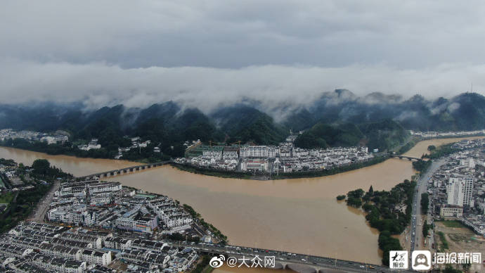 航拍安徽歙县 50年一遇洪水过后 城区防洪压力仍大