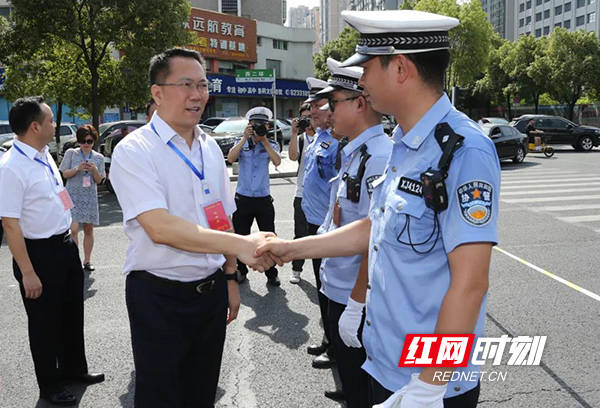 金榜题名有我护航!衡阳公安暖心护考