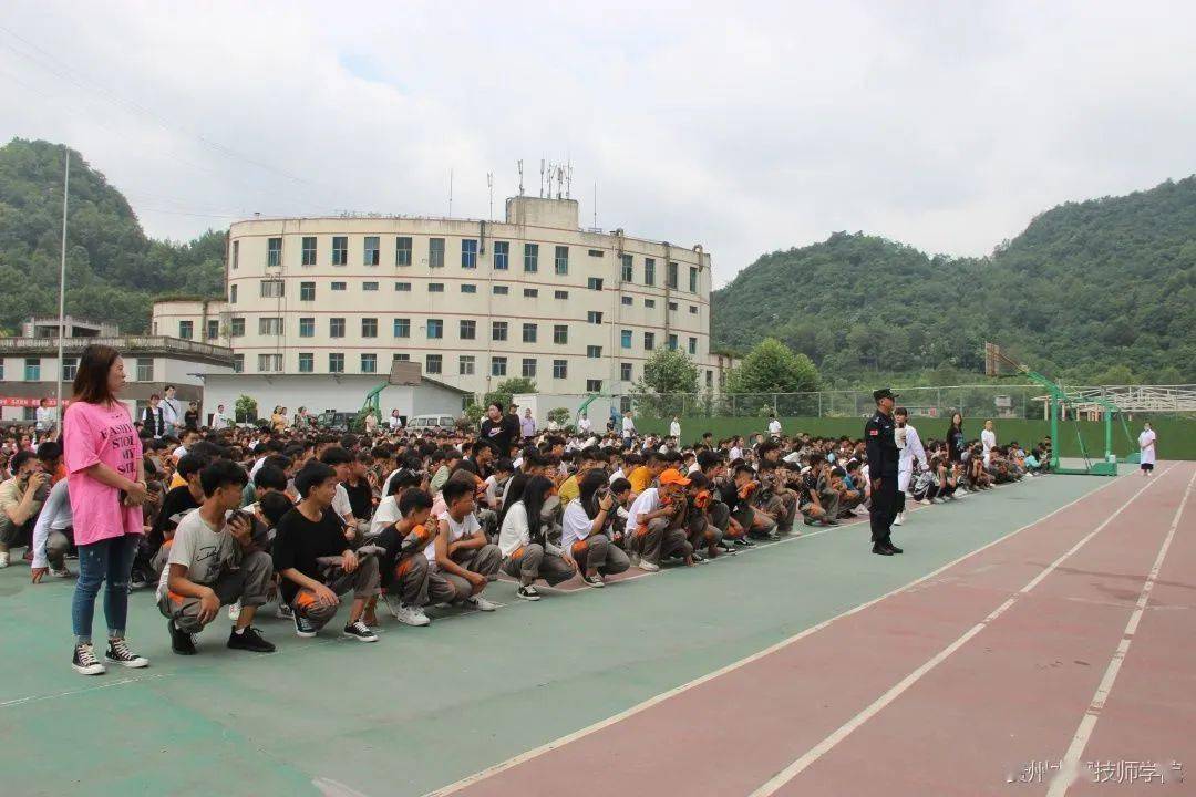 【校园安全】为战不为看,贵州水钢技师学院举行消防应急疏散演练