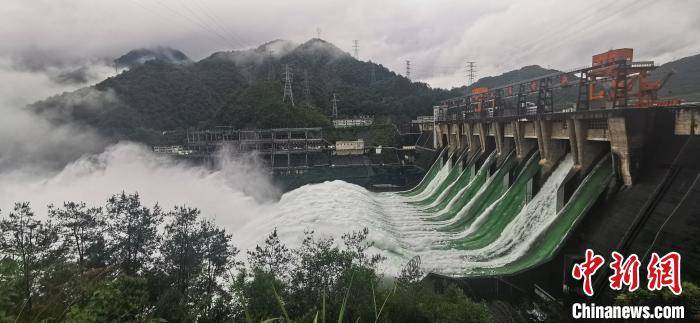 小区|浙江新安江水库泄洪：建德沿江小区进水 当地连夜排查