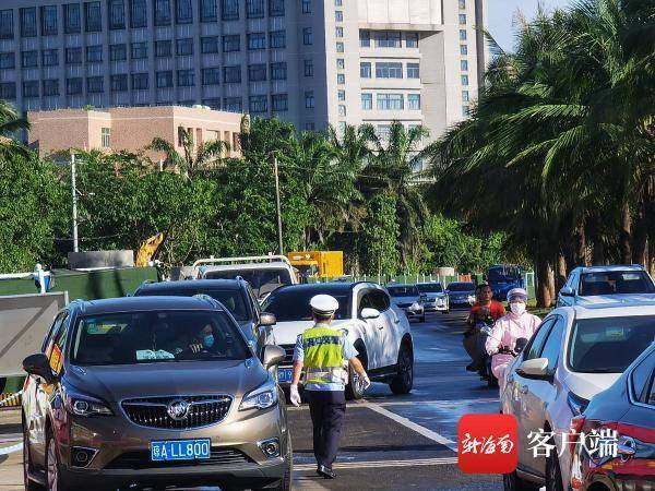 大军|高考首日 海南各路“陪考大军”多措并举为考生保驾护航