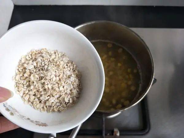 牛奶|香甜可口，营养能量足，越吃越健康早餐喝一碗