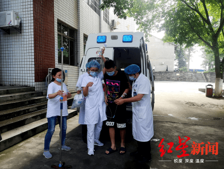 刘同学|四川南充一考生突发急性腹膜炎 术后第二天扎着吊针坚持参加高考