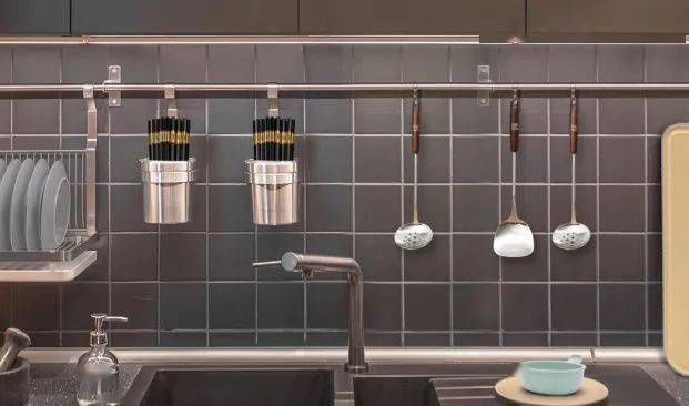 双枪|暗藏5处「机关」！解决厨房一顽疾这只中国造的10多块钱玻璃瓶