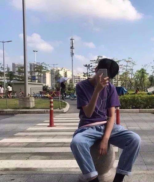 男生如何拍照,看起来像网红?一个帅逼是怎样拍出来的!