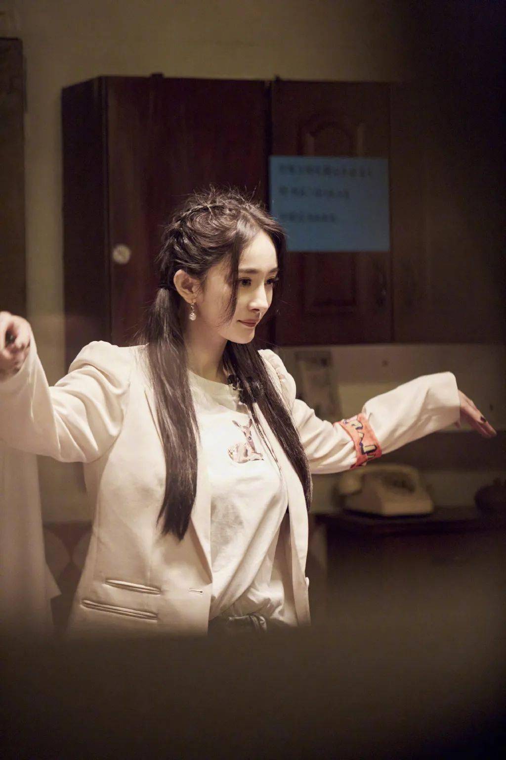 图片|杨幂被吓到睫毛飞掉？还好虚惊一场