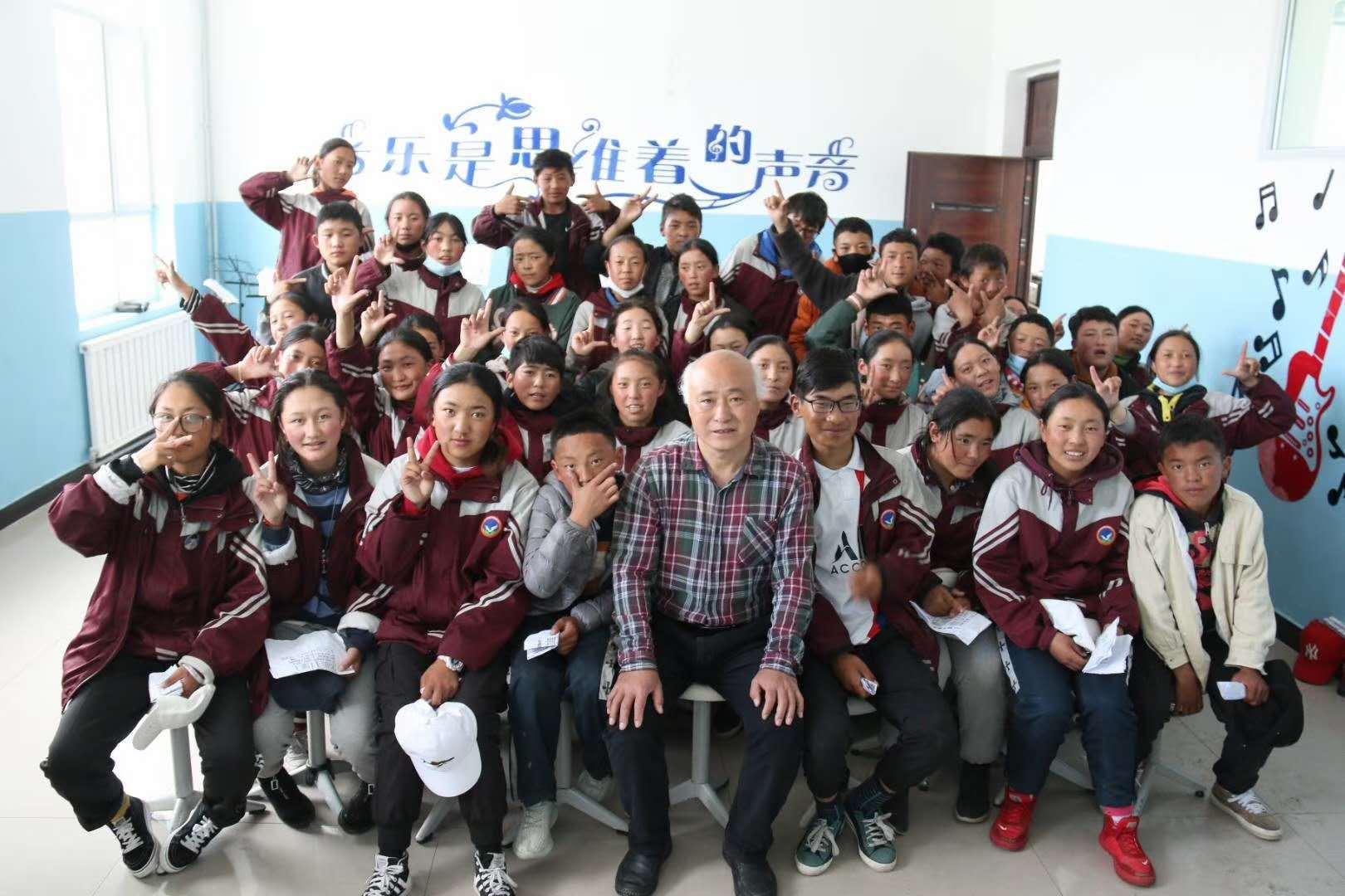 赵兴洲|上海援青教师赵兴洲：愿把音乐带来的快乐分享给学生