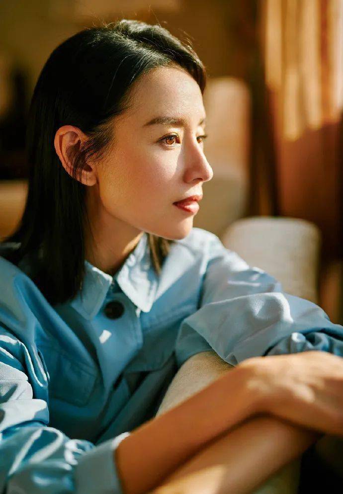 夏日|黄晓明狂流汗不脱妆，杨超越的“落泪女团妆”上热搜！一线女星背后百万化妆师的夏日最强无暇底妆教程送上！