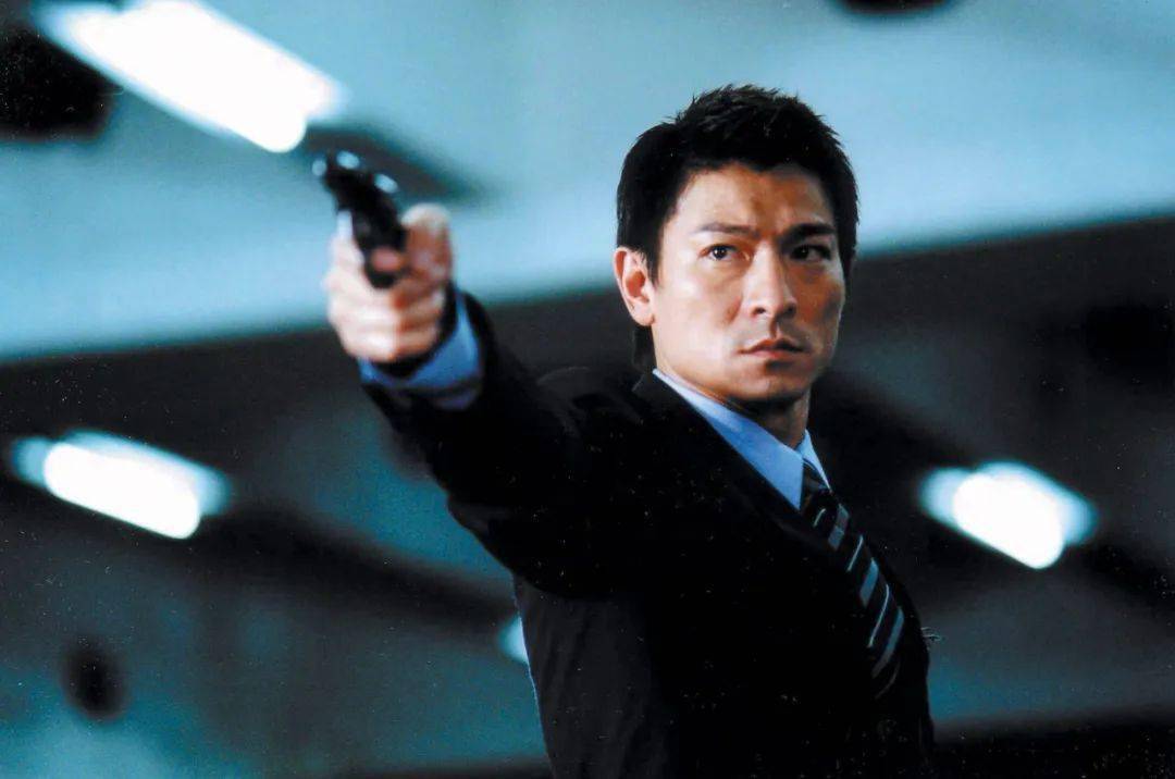 服装|深扒悬疑片服装隐喻：穿成这样能活命