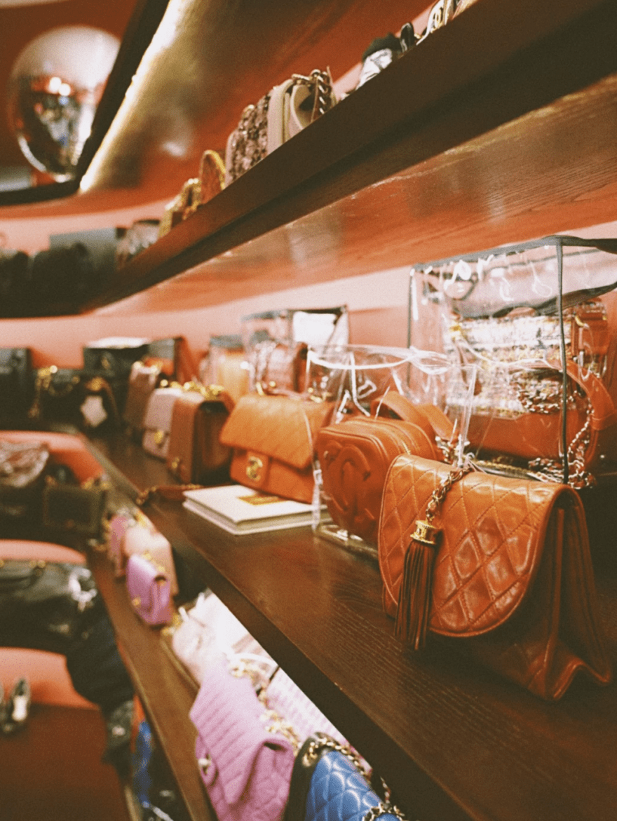 photo|时髦精必备！打卡魔都『Vintage中古店』，奢侈大牌超低价！随意买！