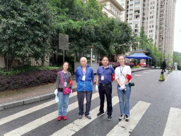 志愿队|山水黔城里有支志愿队 六年来护航上学路