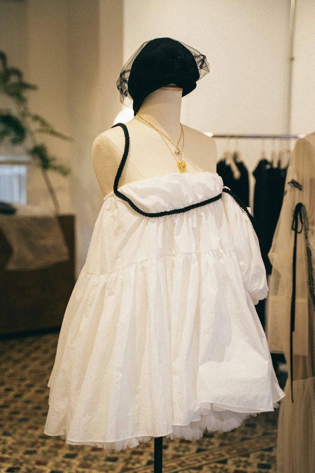 时装|今天逛了广州 3 家时装买手店，余额瞬间少了一半