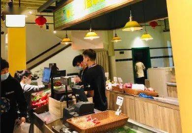 市集|洋气！魔都市中心开了个2000㎡的“网绿”市集，买菜也忍不住拍拍拍~