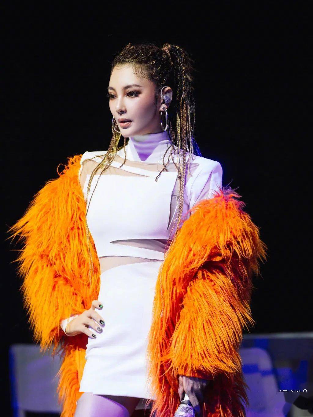 孟佳|万茜突然变油腻铁T,沈梦辰吴昕都换了头?