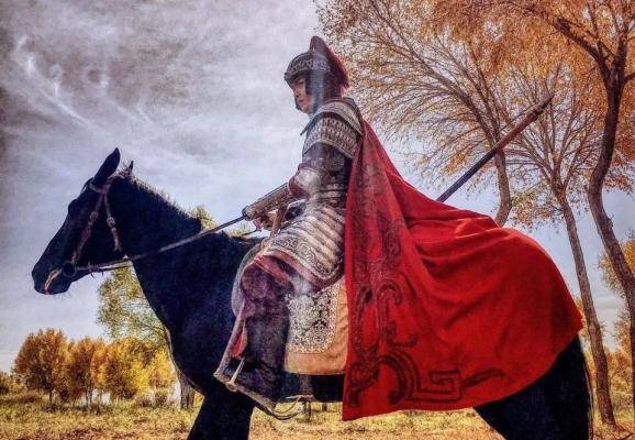 卫青|出道即巅峰的霍去病，军事能力真的吊打亲舅舅卫青？