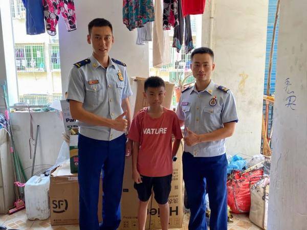 海沧|电路突然起火！厦门11岁男孩竟这样做…消防员：“这波操作给100分”！